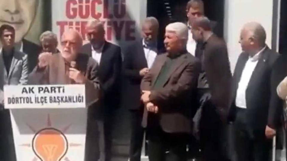 AKP kürsüsünde bir yobaz: Deprem felaket değil rahmettir