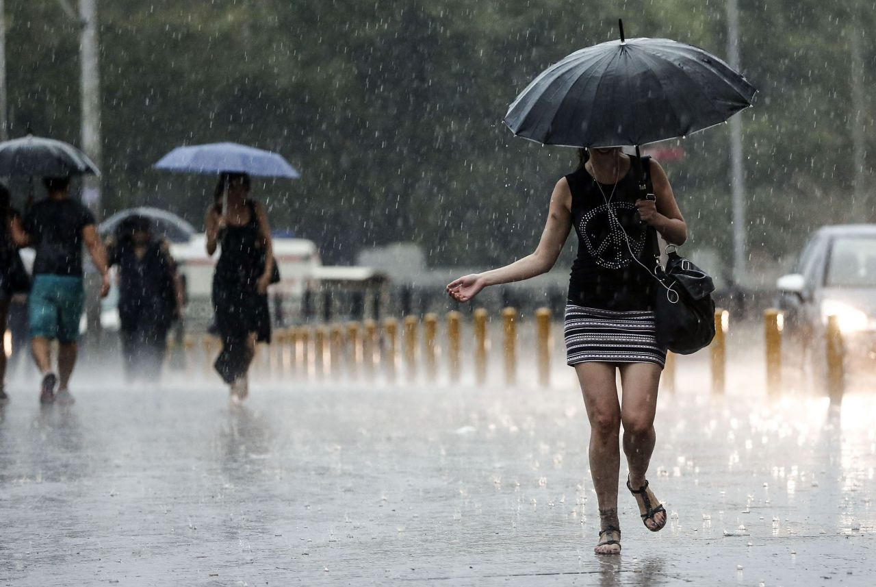 Meteoroloji Uyardı! İstanbul'a Sağanak Yağış Geliyor