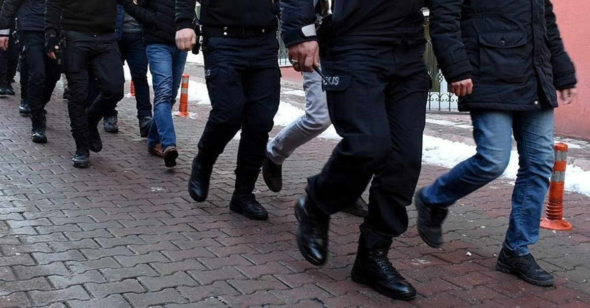 İstanbul'da FETÖ operasyonu: 10 gözaltı