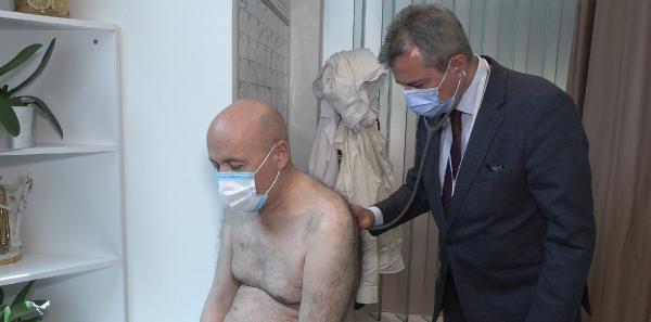1 yıl arayla akciğer ve yemek borusu kanserine yakalandı!