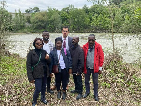 Gabonlu  Dina'ın  Anne ve Babası Türkiye'de