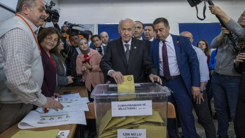 Bahçeli'nin Oy Kullandığı Sandıktan Bay Kemal Çıktı!