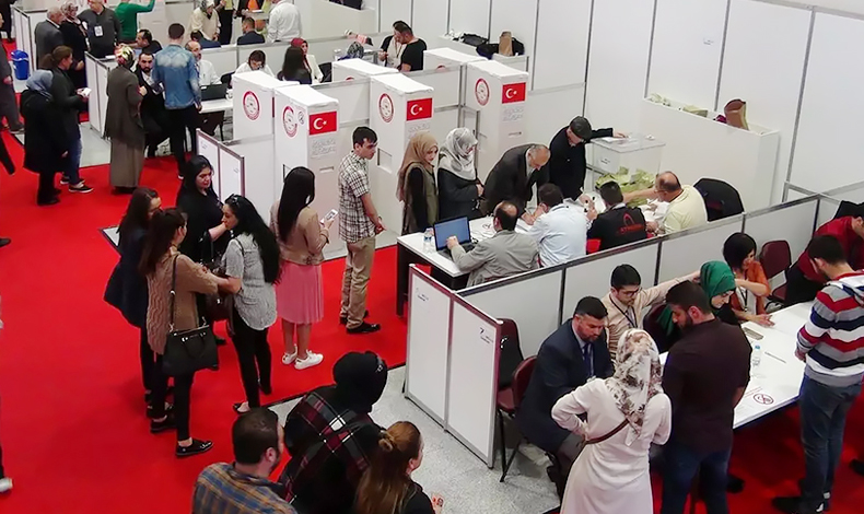 Gurbetçi seçmen sandığa akın etti