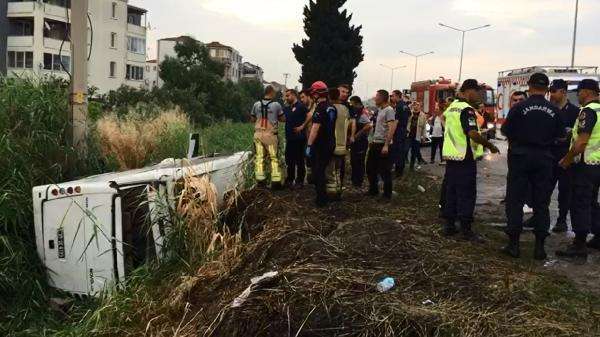 Cezaevi nakil aracı devrildi' Sürücü ve 10 asker yaralı