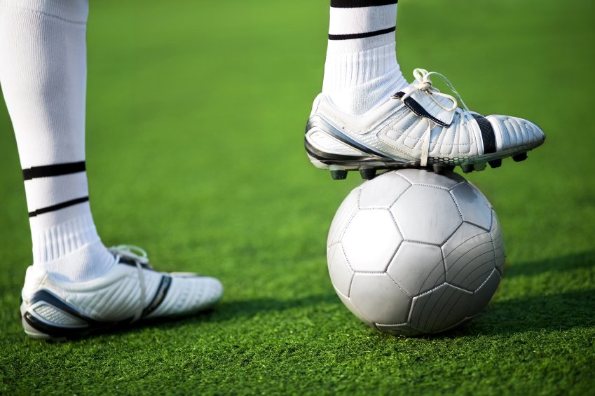 Ünlü futbolcu hapse girebilir!