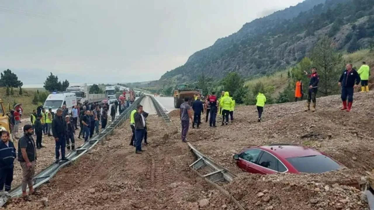 Afyonkarahisar'da heyelan 1 ölü 1 yaralı