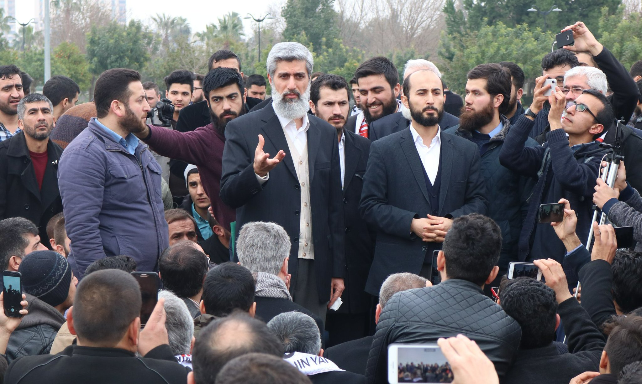 Alparslan Kuytul tahliye olduktan sonra ilk konuşması