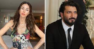 Defne Samyeli'nin sevgilisi Zeynep Bastık'ı kucağına aldı