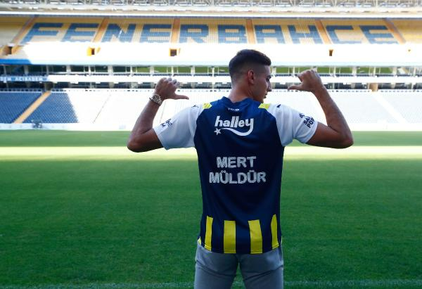 Fenerbahçe, Mert Müldür'ü kadrosuna kattı