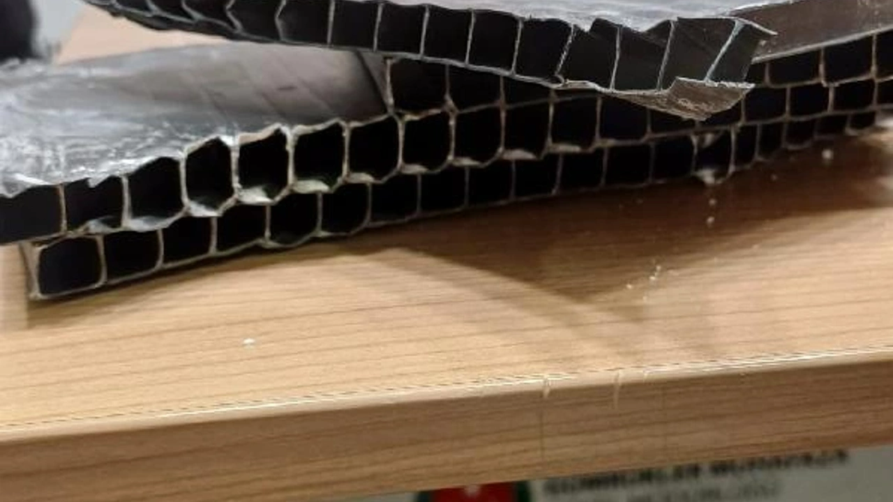 Sabiha Gökçen'de yabancı uyruklu yolcuya uyuşturucu operasyonu