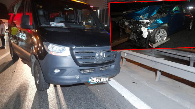 Otomobilinden inen sürücüye minibüs çarptı