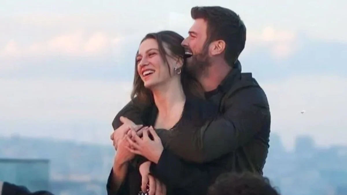 Serenay Sarıkaya ve Kıvanç Tatlıtuğ'dan yeni proje