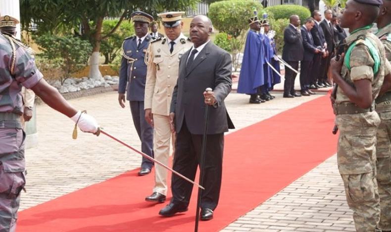 Gabon'da darbe '56 yıllık aile yönetimi devrildi'