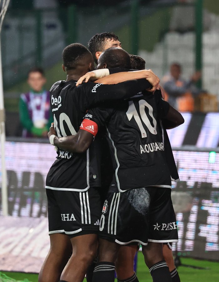 Beşiktaş, Konyaspor'u 2-0 Yendi!