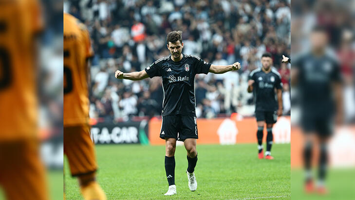Salih Uçan Bu Sezon Beğenileri Topladı!