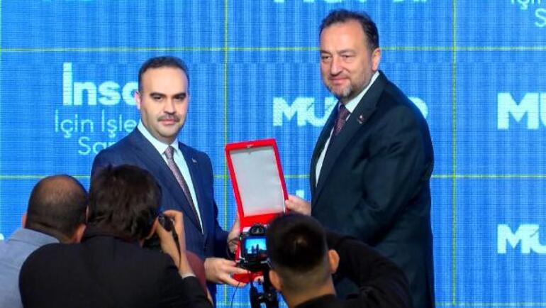Bakan Kacır’dan Dünyada İmza Attık!