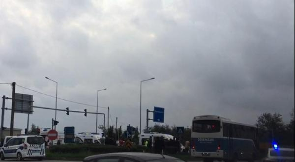 Rize'de ambulans otomobile çarptı:6 yaralı
