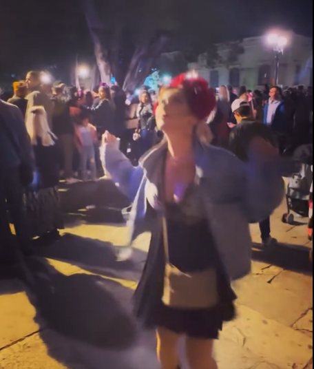 Şevval Sam Doğum Gününü 'Ölüler Günü Festivalinde' kutladı