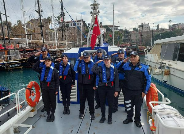 Engelli gençler 1 günlüğüne polis oldu