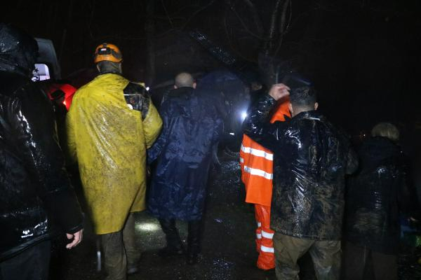 Zonguldak'ta heyelan! Kurtarma ekibinden 18 kişi toprak altında kaldı