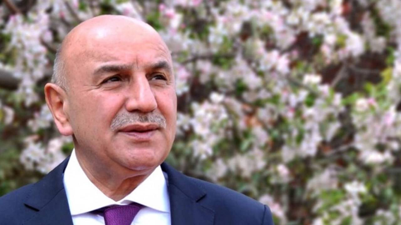 Turgut Altınok Kimdir?