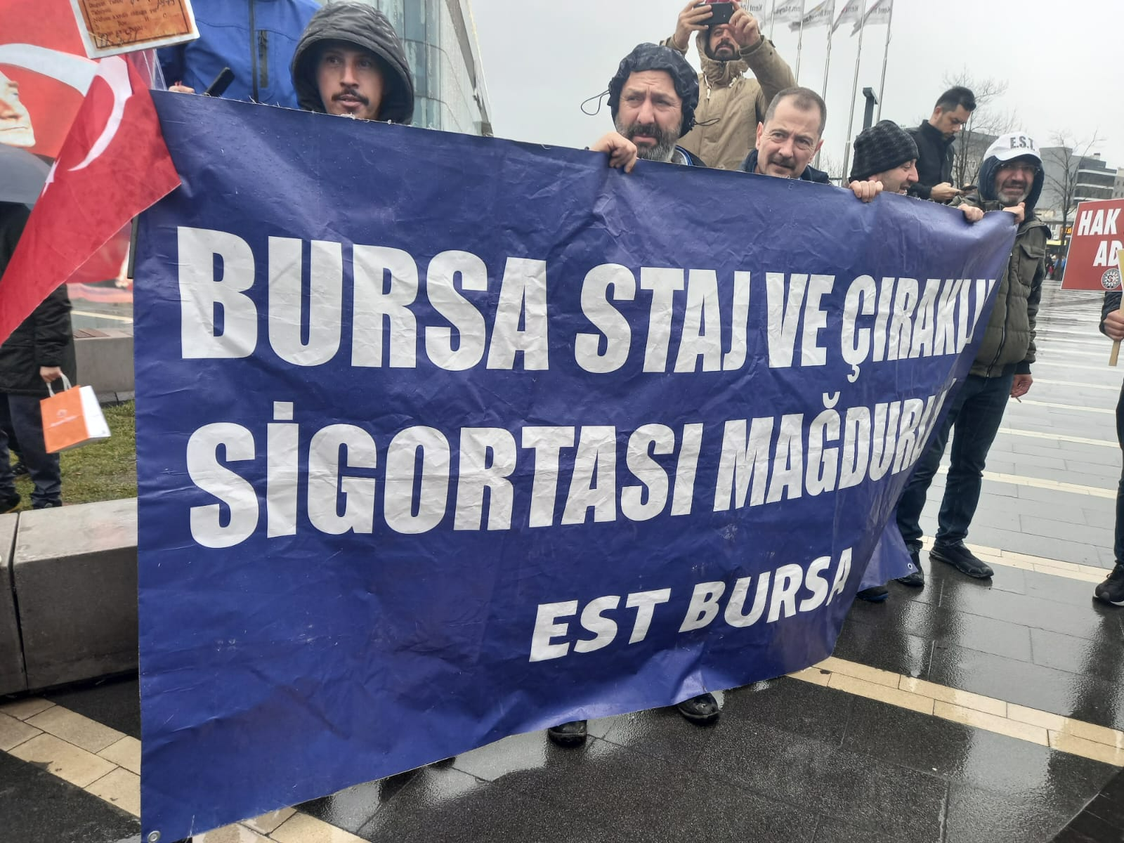 Kent Meydanında Staj Mağdurları Hükumete Seslendi