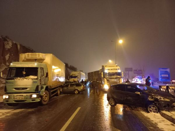 Kayseri'de 8 araç birbirine girdi