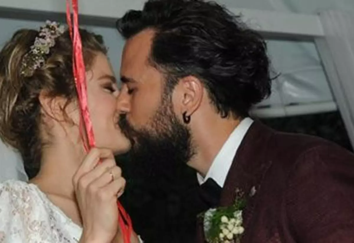 Camdaki Kız dizisinin ünlü oyuncusu anne oluyor