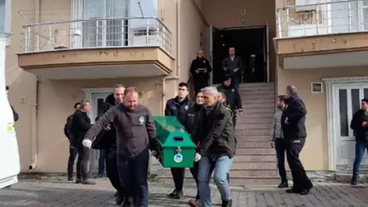 Komiser Kızını ve eşini öldürüp intihar etti