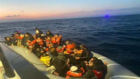 Denizde mahsur kalan 159 göçmen kurtarıldı