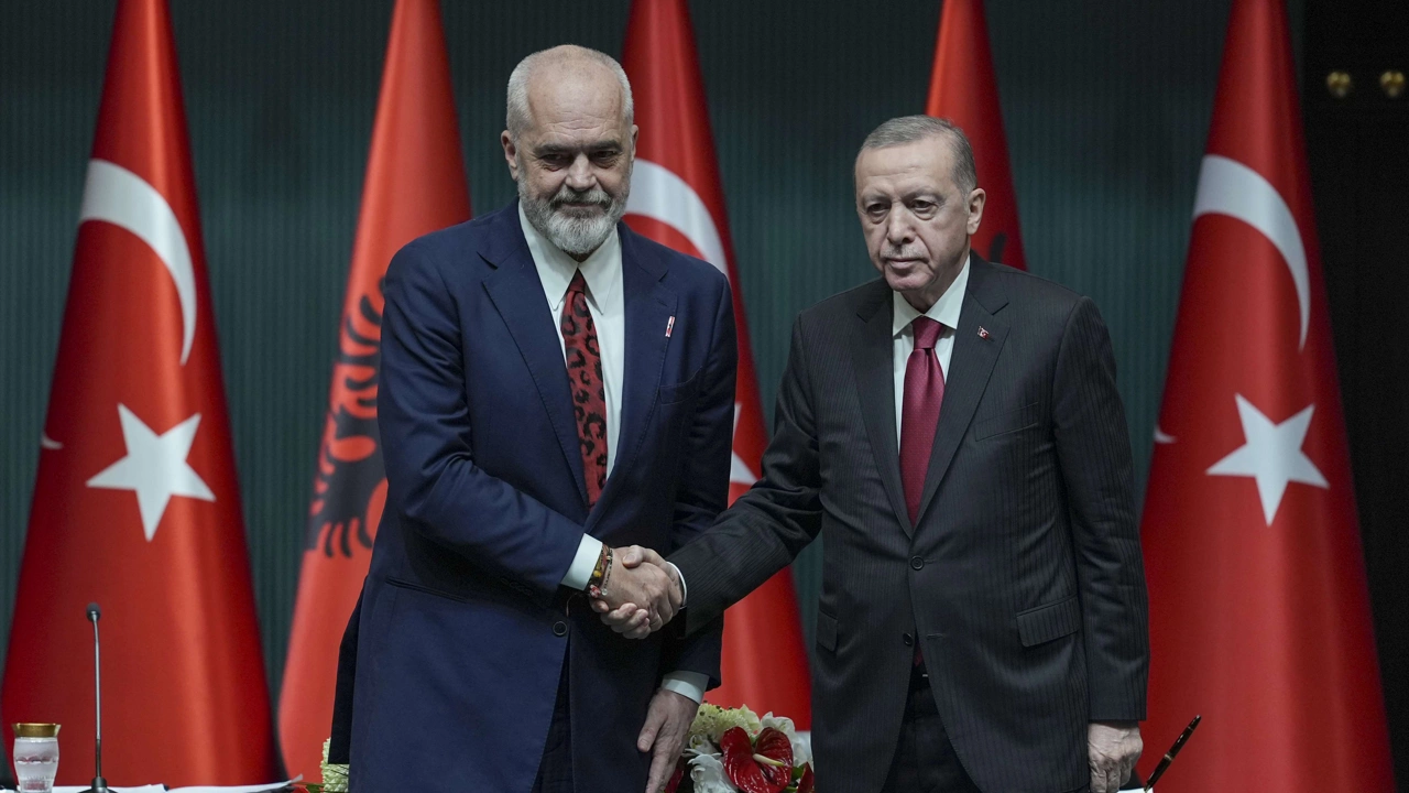 Türkiye ile Arnavutluk arasında 6 anlaşma imzalandı