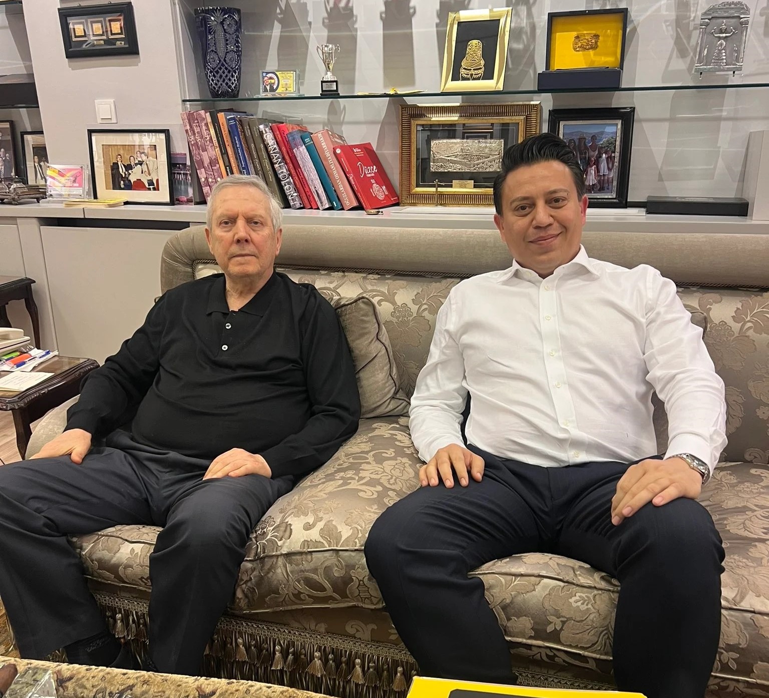 Aziz Yıldırım’dan Erdoğan fotoğrafı