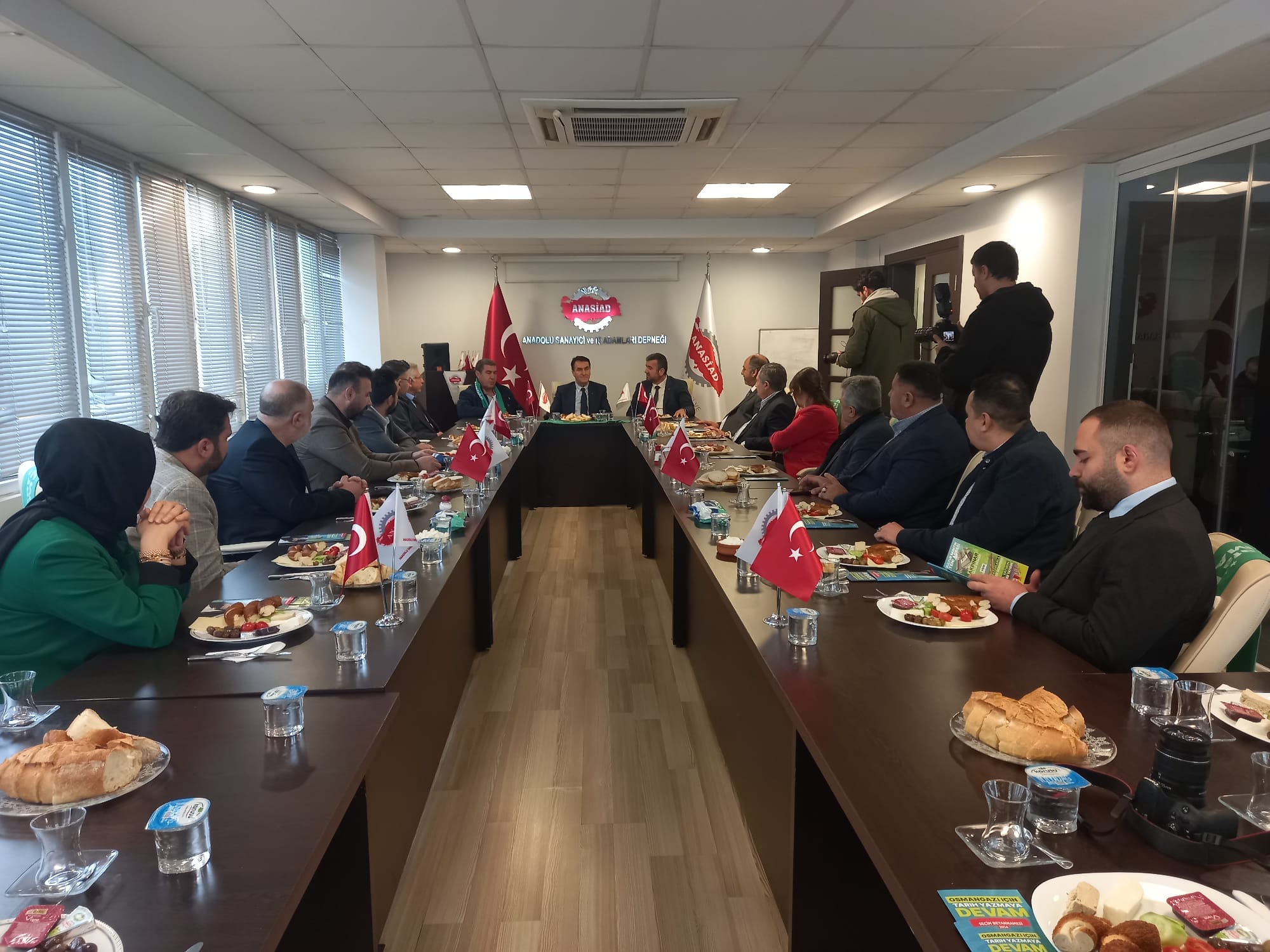 Dündar'dan ANASİAD'a Ziyaret!