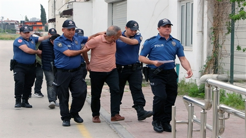 Polise silah çeken belediye temizlik işleri müdürü tutuklandı