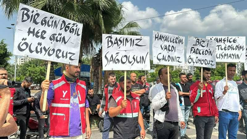 Motosikletli Kuryeler Ata Emre Akman’ın Cinayetini Protesto Etti