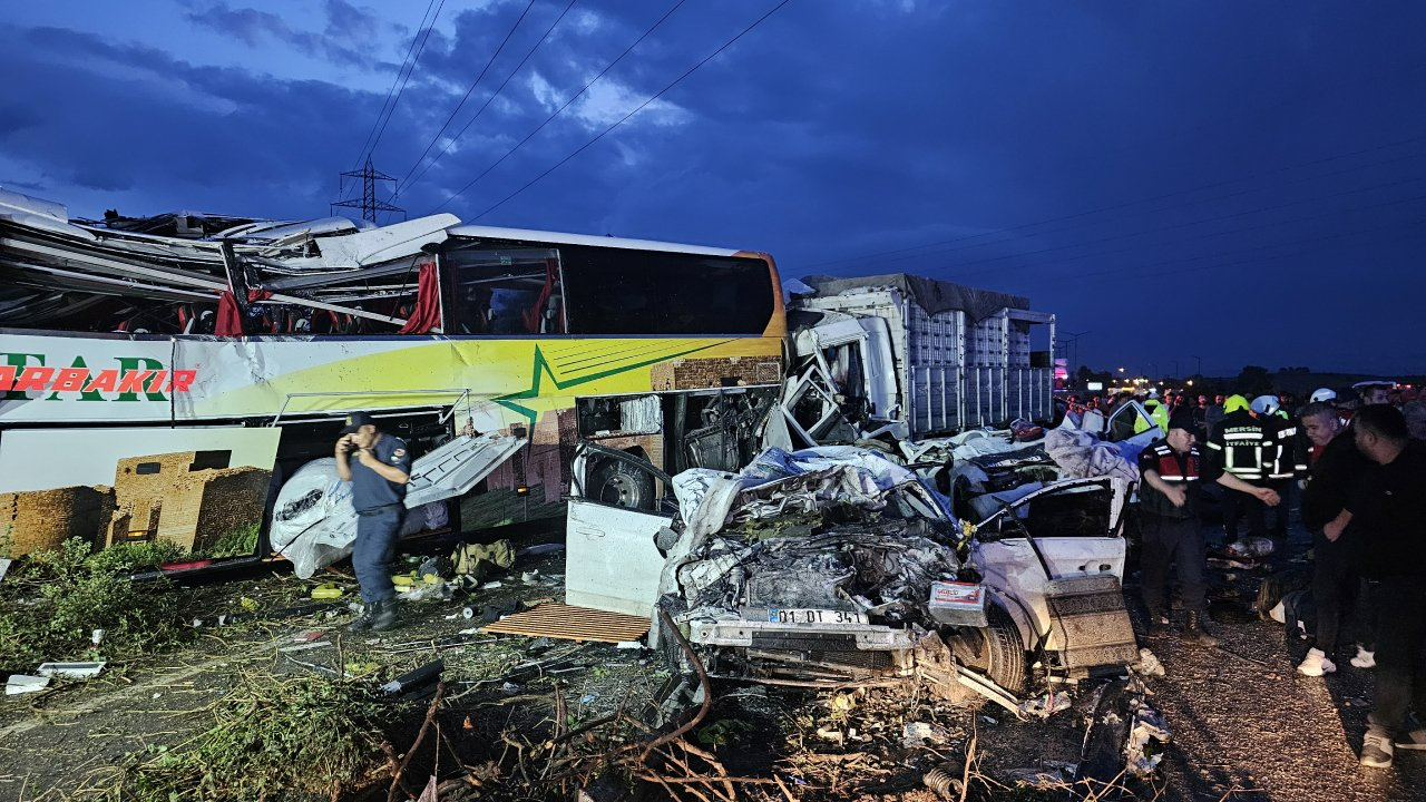 Mersin'de  Otobüs Kazasında Ölenlerin Kimlikleri Belirlendi