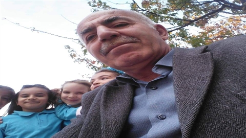 Karne gününde  33 yıllık öğretmen hayatını kaybetti