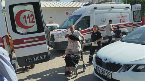 Adıyaman'da servis minibüsleri çarpıştı: 13 yaralı