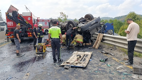 Bolu Dağı'nda Can Pazarı: TIR Otomobillere Çarptı