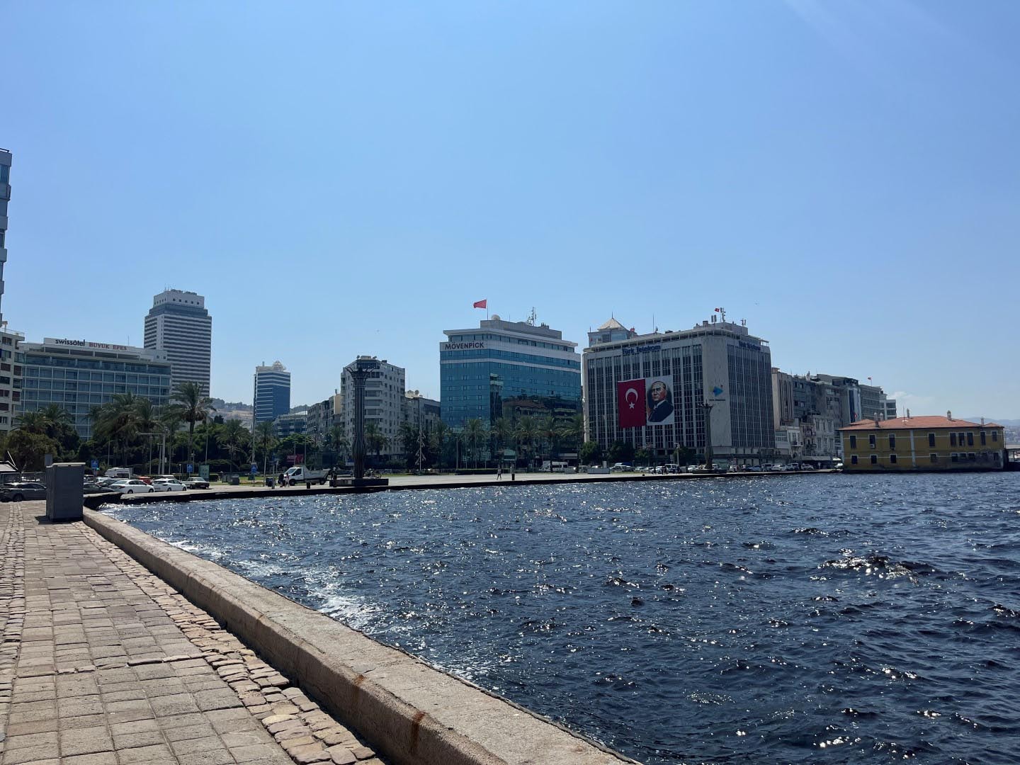 Yasak nedeniyle sahil boş kaldı