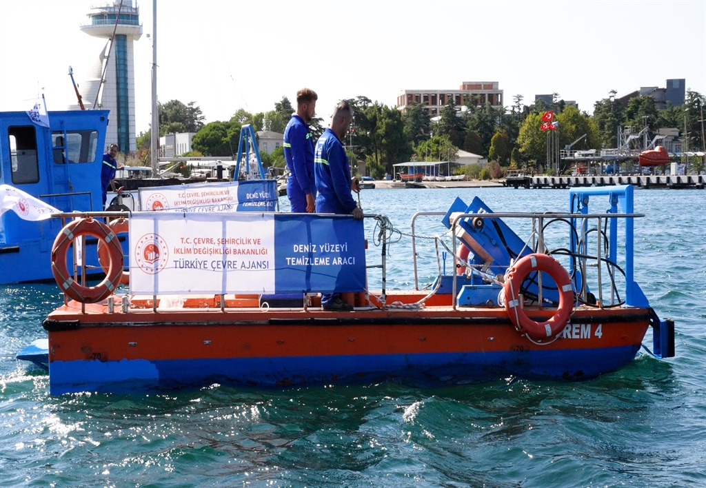 Deniz Süpürgeleri İş Başında