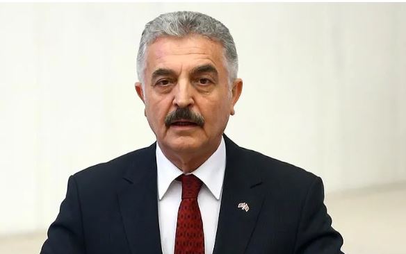 MHP'li Büyükataman türbeye alınmadı, ortalık karıştı