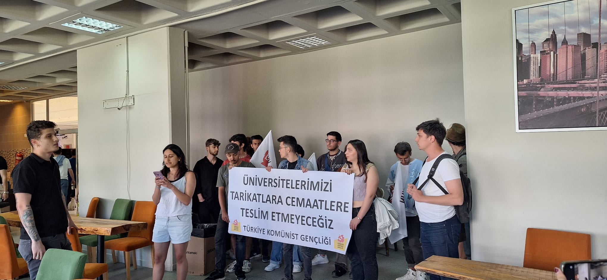 Ensar Vakfı yöneticisinin dekan atanmasına tepki gösteren öğrencilere suç duyurusu