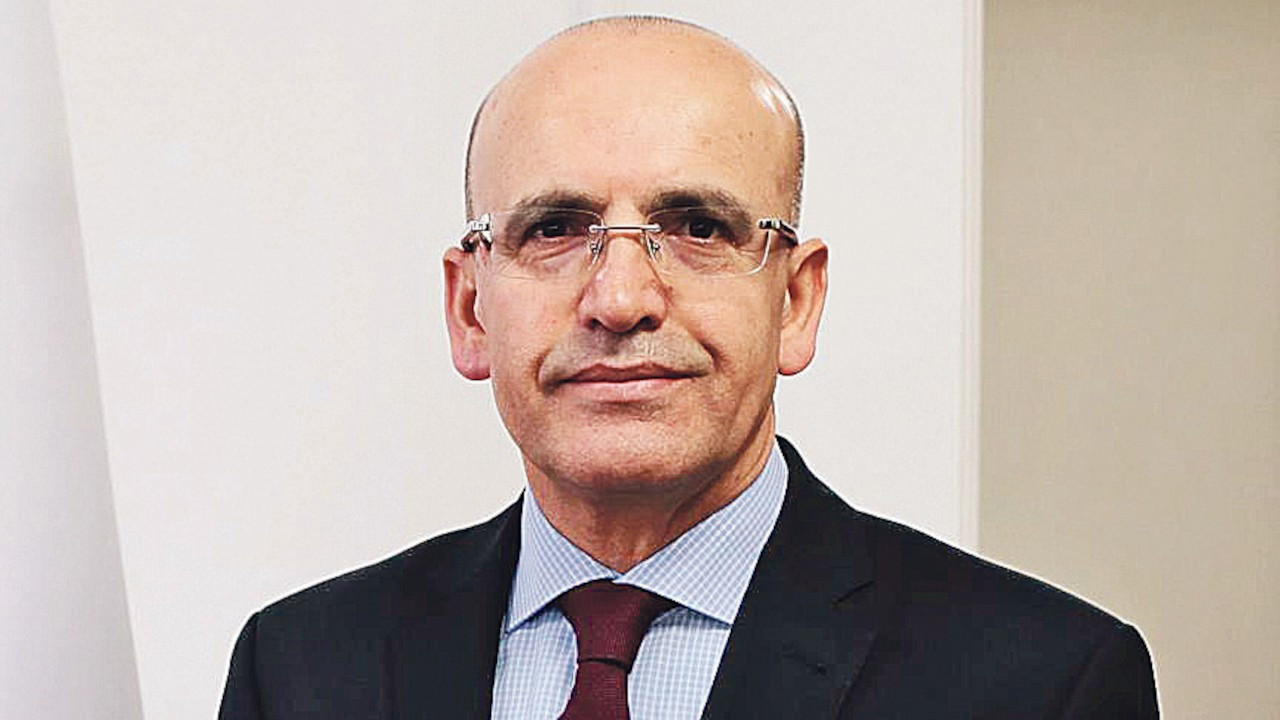 Maliye Bakanı uçtu ama bir türlü konamadı