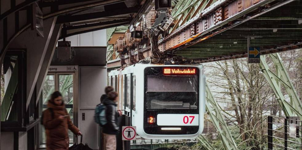 Dünyanın En Eski Elektrikli Askılı Treni Almanya'da