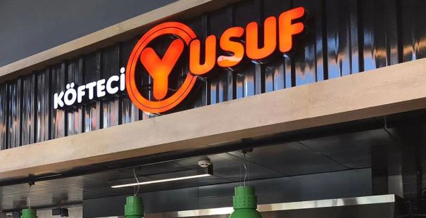 Ürünlerinde domuz eti çıktığı iddia edilen Köfteci Yusuf'a vatandaşlardan tepki