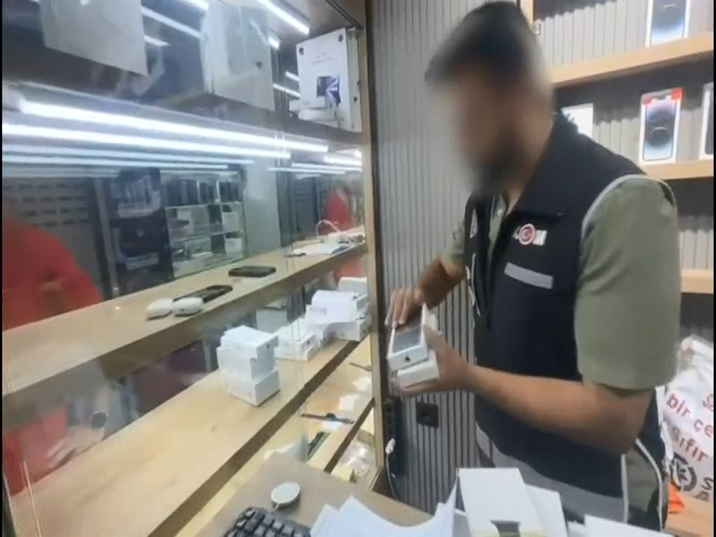 İstanbul'da Elektronik Sigara Operasyonu: 23 Gözaltı