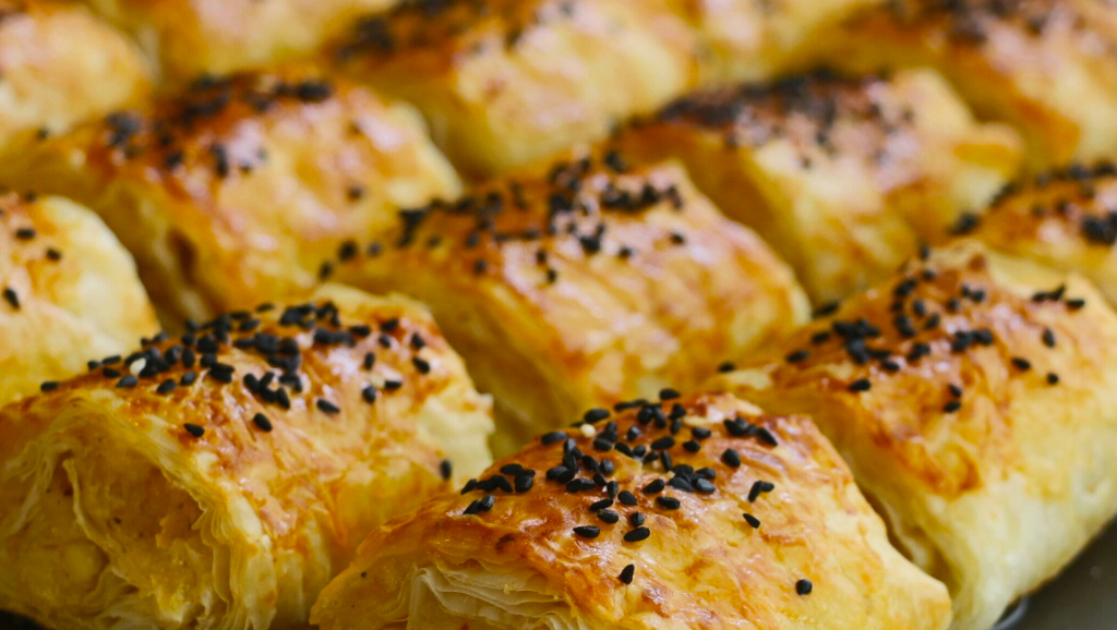 Az kalorili kahvaltılık börek!
