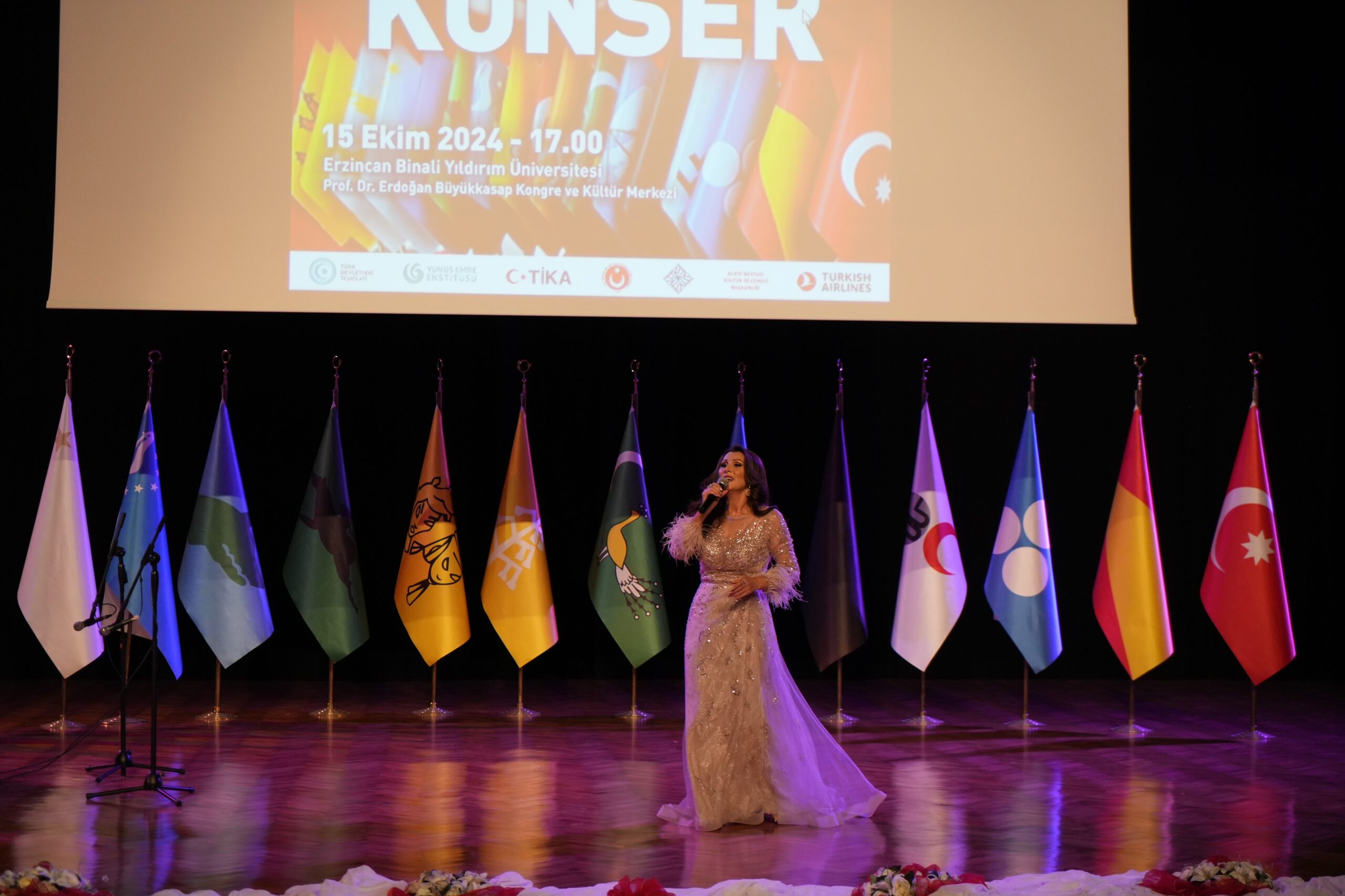 Azerbaycanlı sanatçı Mammadova’dan unutulmaz konser