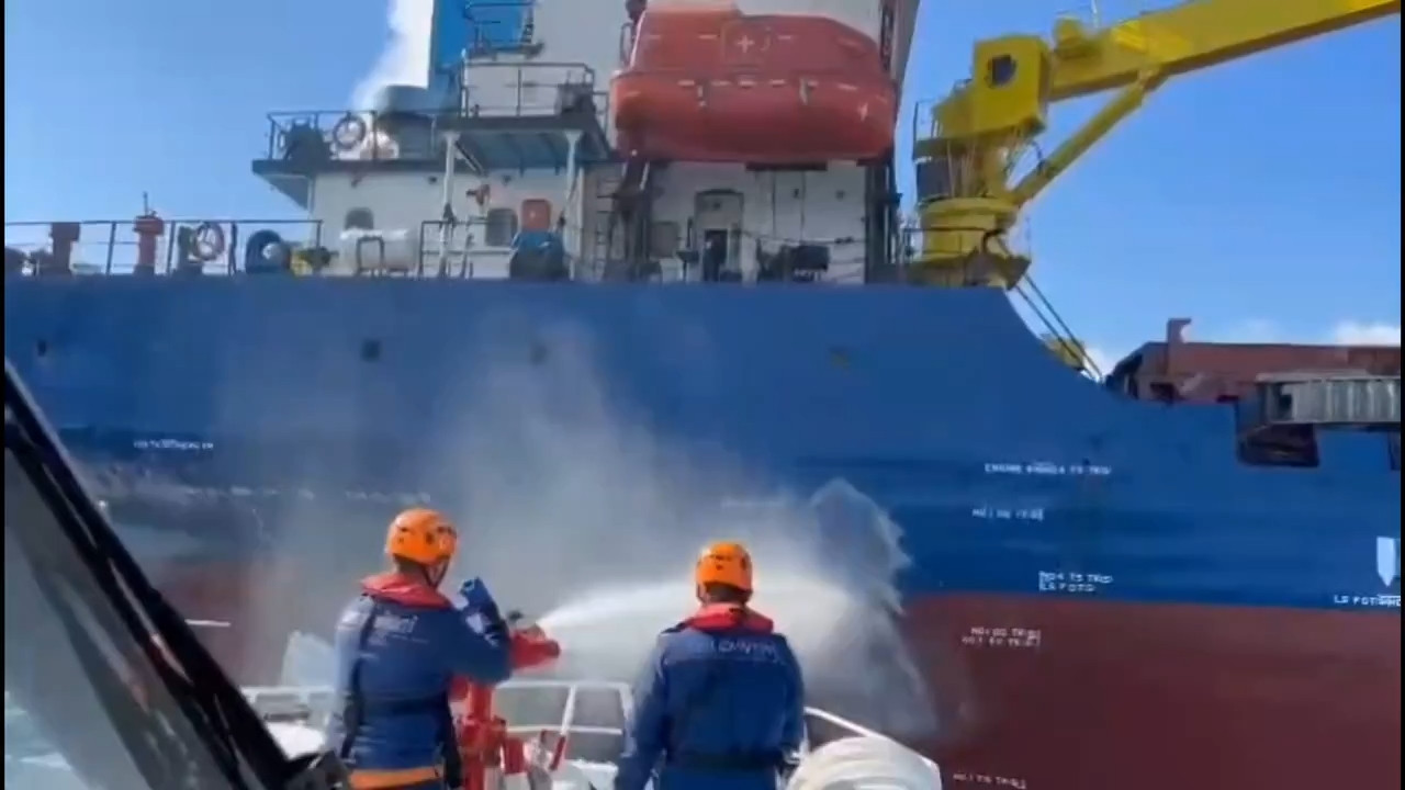 Marmara Denizi'nde Gemi Yangını: 2 İşçi Hayatını Kaybetti